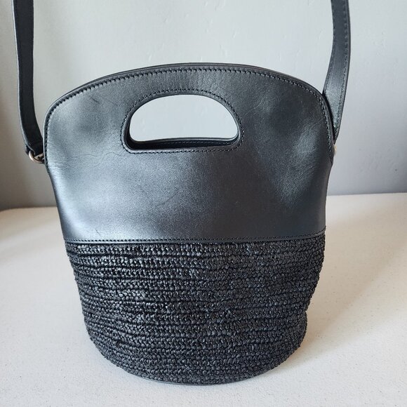 Banana Republic Bucket/Crossbody "LIKE NEW" - Picture 6 of 16